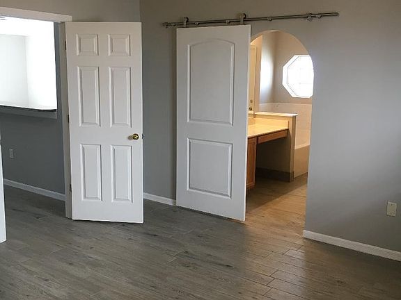 5th image of 3870 La Flor Dr