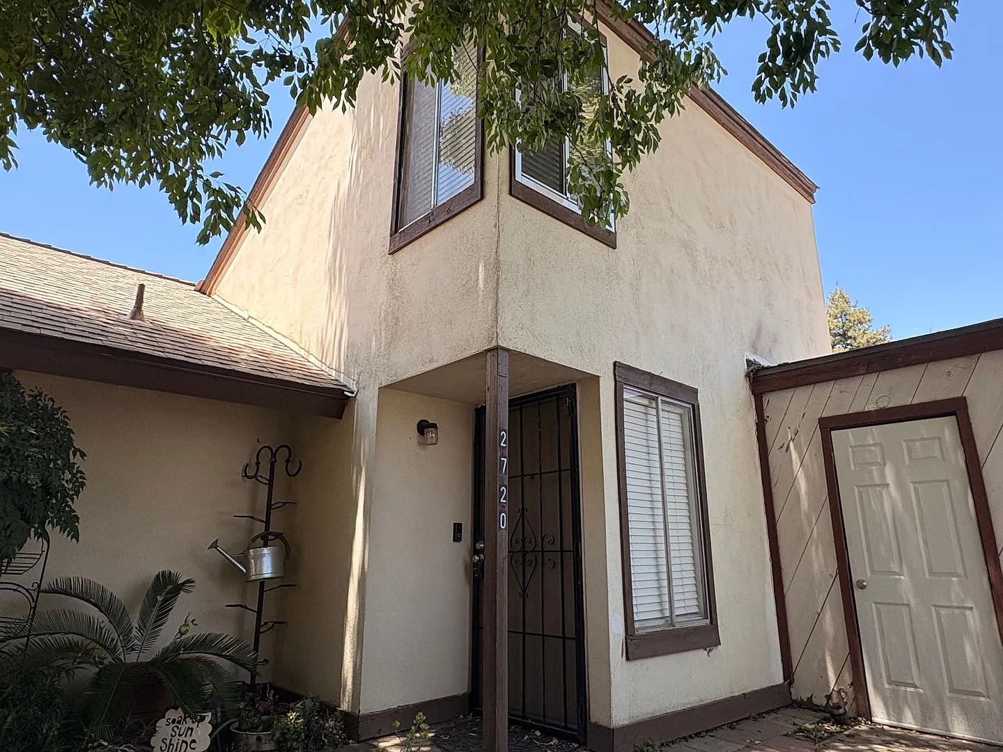2 bedroom, 2 bath townhome near Mooney Blvd — Photo 2