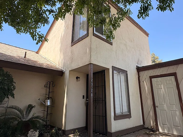 2720 W Caldwell Ave — Photo 2
