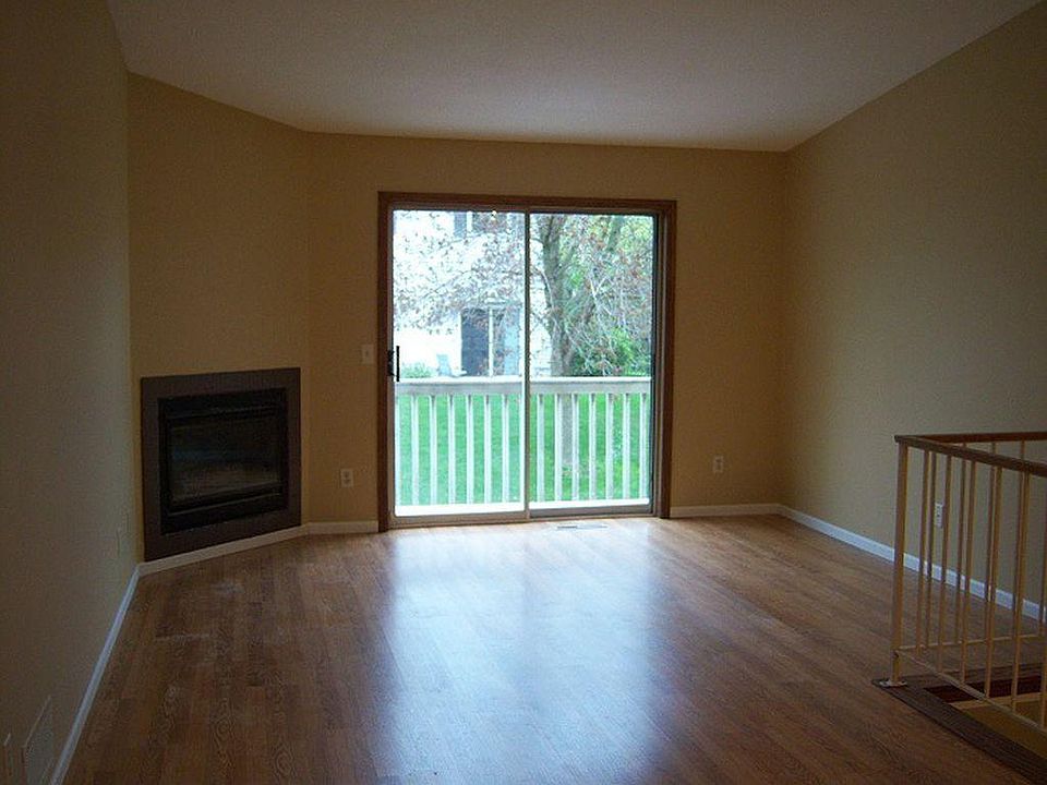 1st image of 2355 Grenadier Ave N