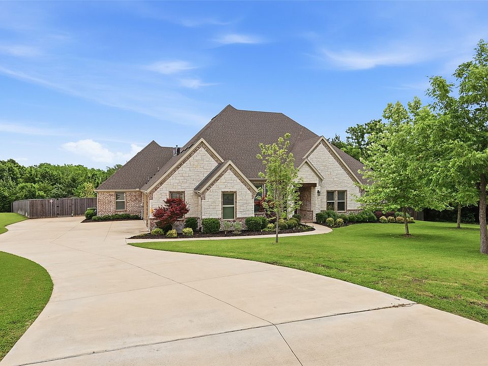 1st image of 1031 Country Way