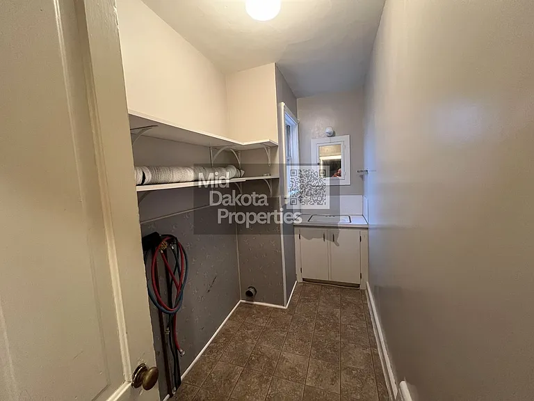 523 W 2nd Ave — Photo 3