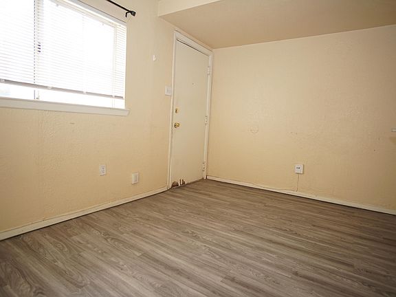 3rd image of 419 E Schuster Ave APT 1