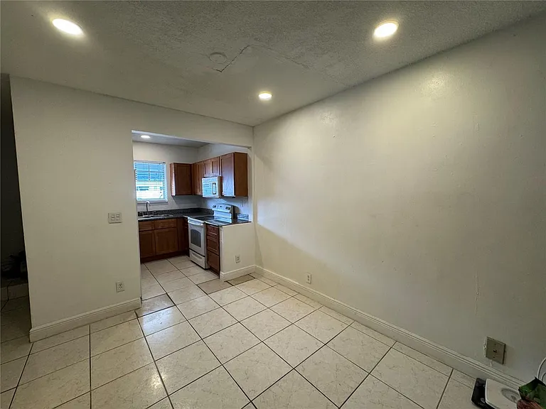 2452 Taylor St #204 — Photo 6