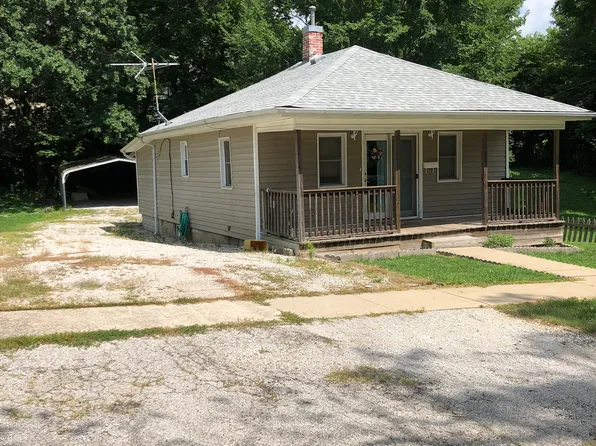 527 S Oak St, Hillsboro, IL 62049