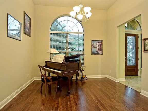4th image of 1604 Milagro Dr
