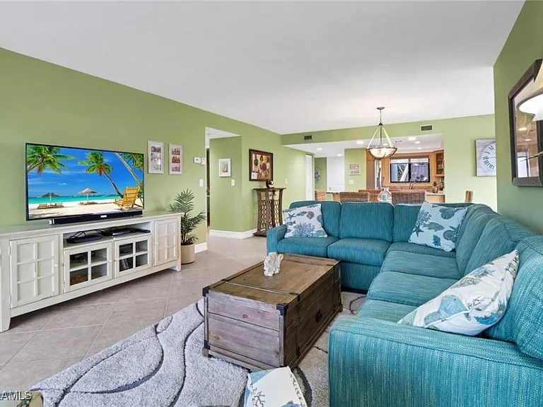 4240 Steamboat Bnd #301 — Photo 4