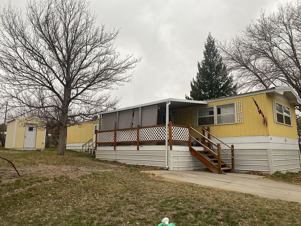 2nd image of 1805 Joslyn St Trailer 206
