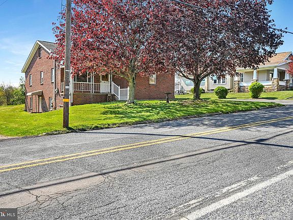 3rd image of 305 S Good Spring Rd