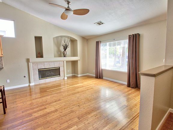 5th image of 1901 N Auburn Ct