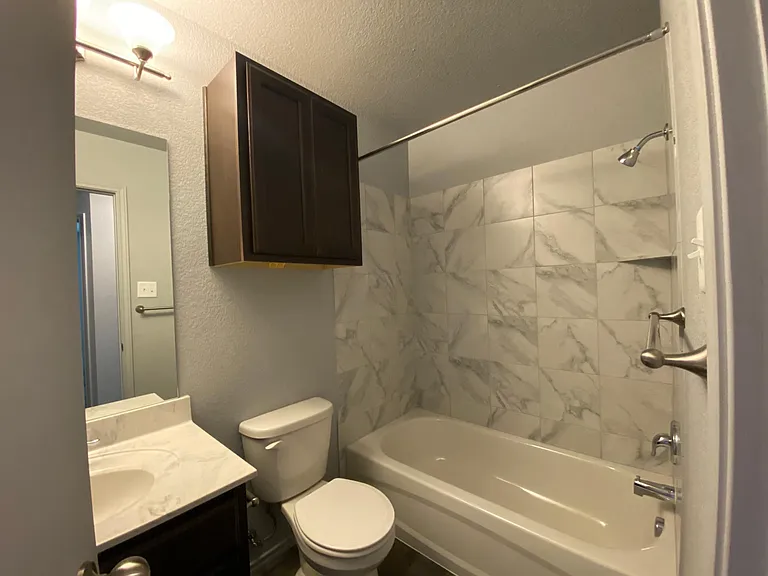 1332 Liberation Ln #B — Photo 8