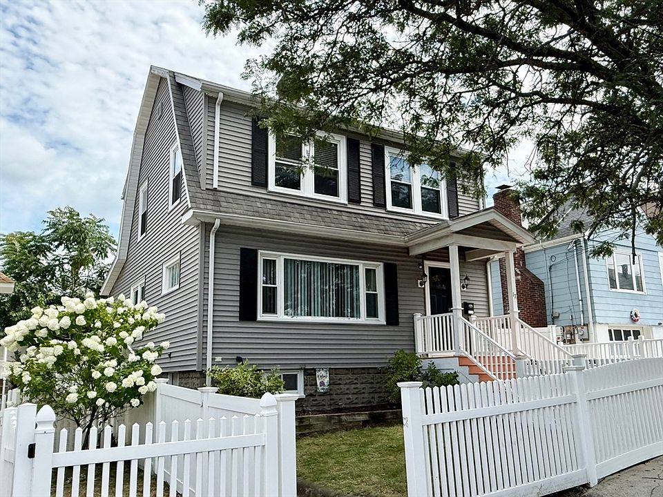 1st image of 17 Chisholm St