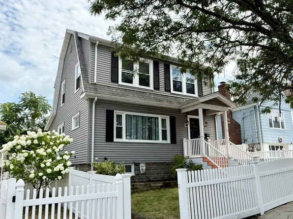 17 Chisholm St, Everett, MA 02149