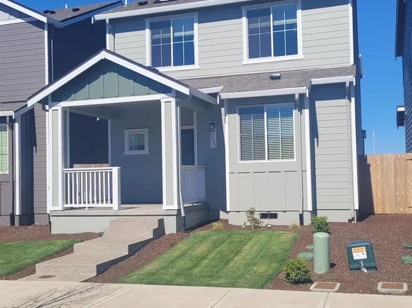 1185 Parkside Ave, Woodburn, OR 97071