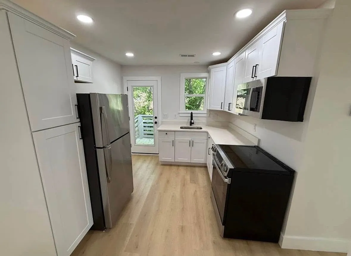 2 bed, 600 sqft, $1,500 — Photo 2