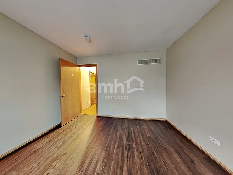 1920 Chestnut Grove Dr — Photo 8