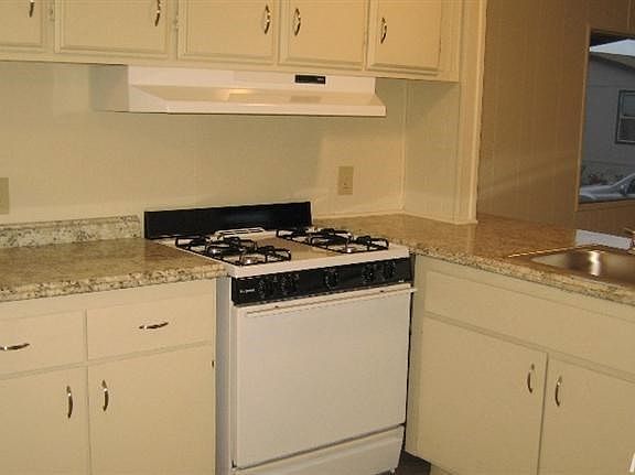 5th image of 7320 Sylmar Ln #202