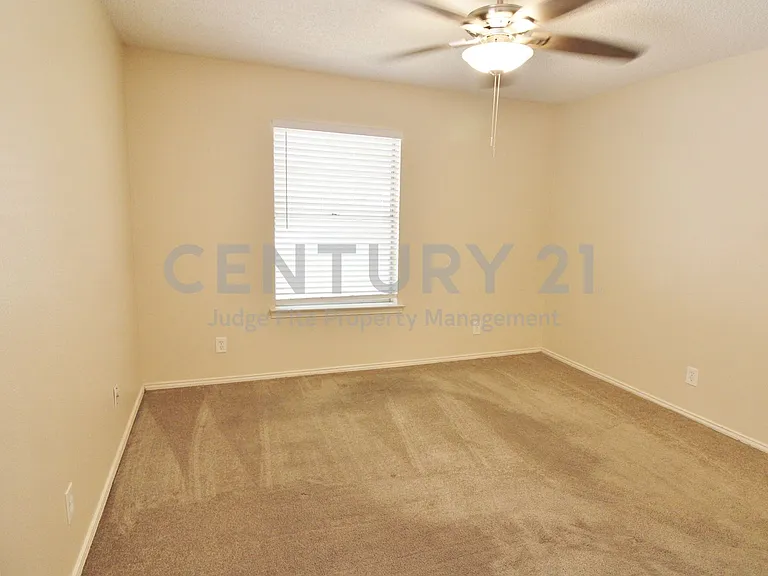 900 Valley Ridge Dr — Photo 11