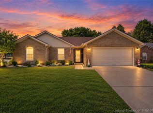 6016 Pine View Court, Jeffersonville, IN 47130