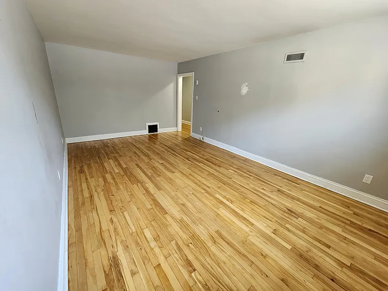 400 2nd Ave #3 — Photo 6