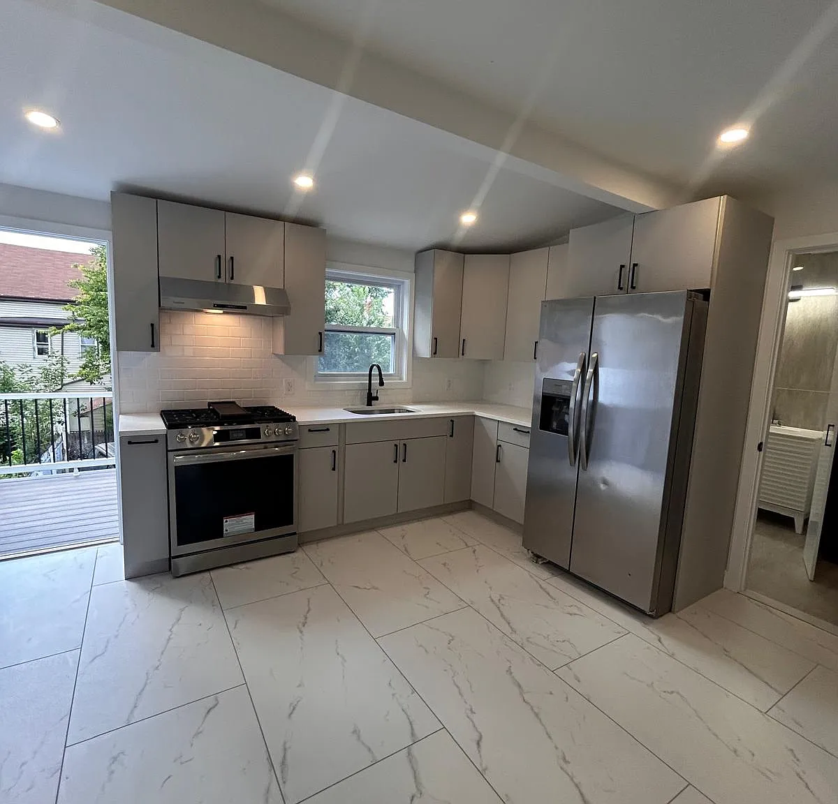3 bed, 1200 sqft, $2,975 — Photo 1