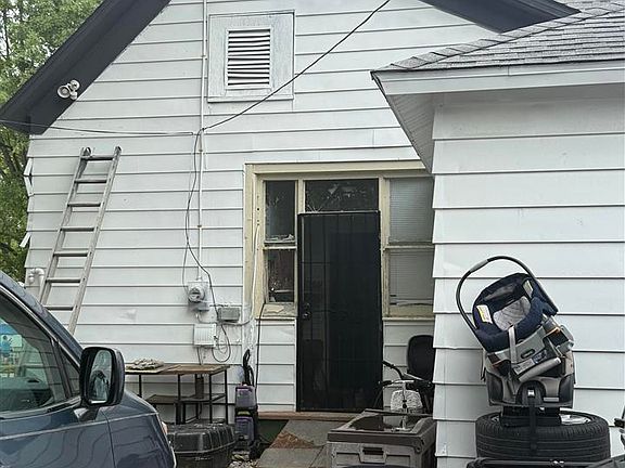 2nd image of 301 S Section St