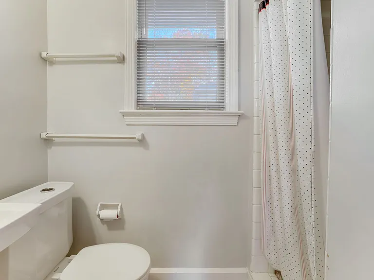 2700 N Dinwiddie St — Photo 37