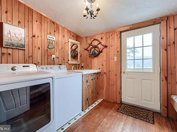 3rd image of 791 Hopeland Rd