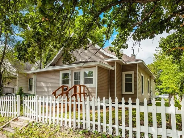 1215 Clark St, Des Moines, IA 50314