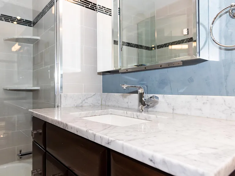 2 E Erie St #2014 — Photo 19