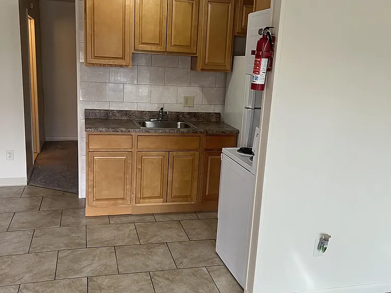 433 Willow St — Photo 3