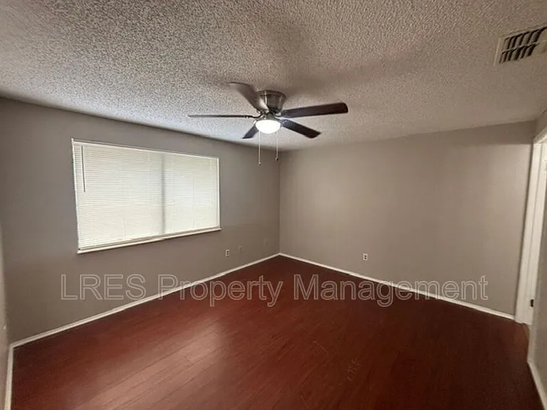 4974 Sanoma Vlg — Photo 11