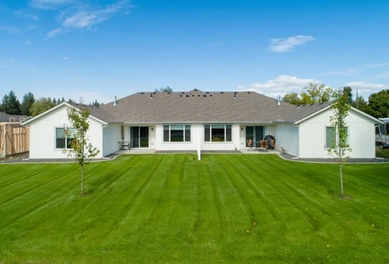 3 bed, 2.0 bath, 1500 sqft, $2,395 — Photo 3
