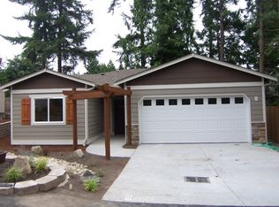 7113 210th St SW, Edmonds, WA 98026