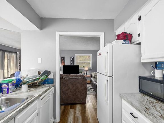 3rd image of 3339 Lake Dr SE #2
