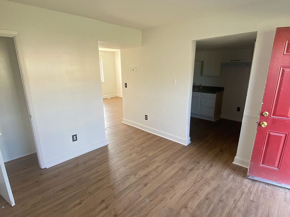 2nd image of 806 Enterprise Rd #8B