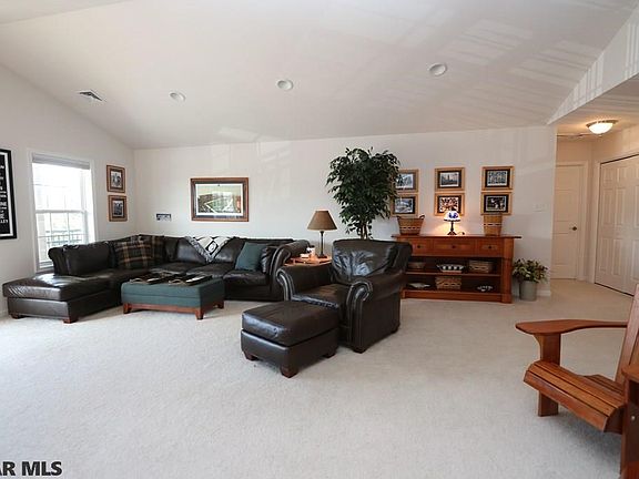 5th image of 142 Alma Mater Ct APT A