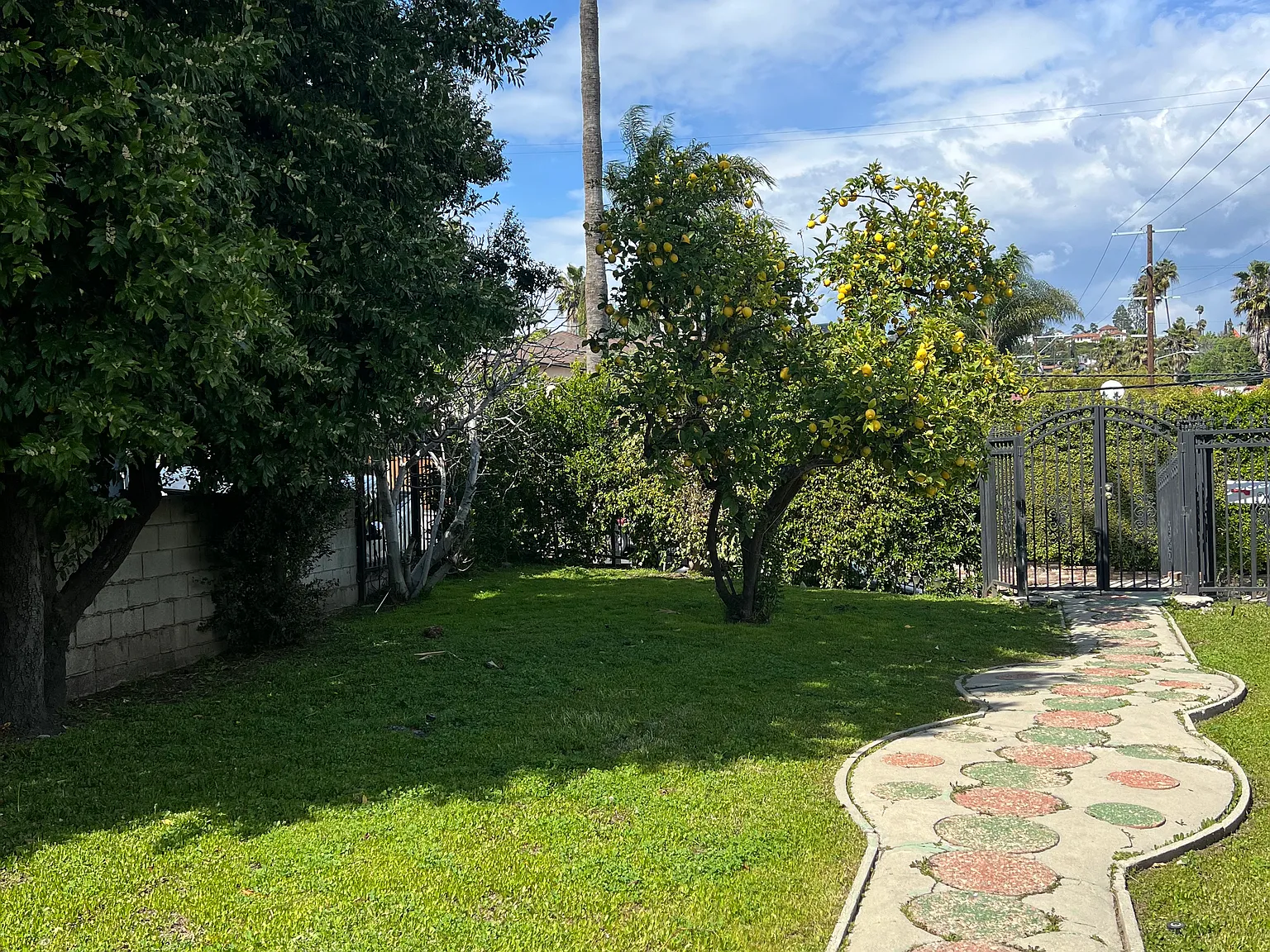 4302 Russell Ave — Photo 1