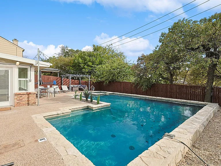 6872 Greenleaf Dr — Photo 38