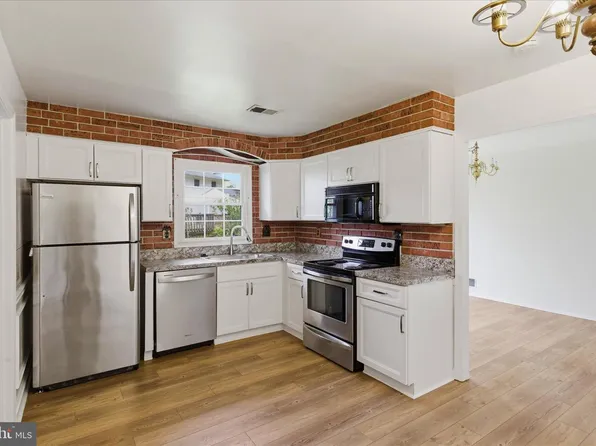 7910 S Cartier Ct, Severn, MD 21144