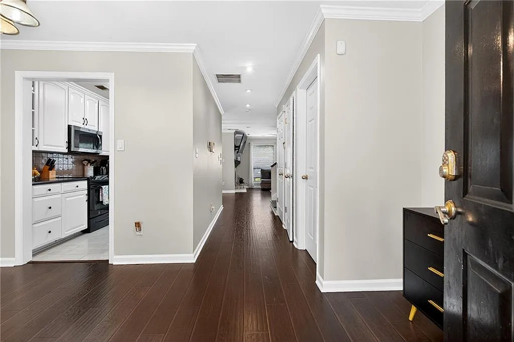 3 bed, 2.5 bath, 1502 sqft, $2,300 — Photo 4