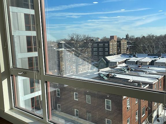 3rd image of 4906 Spruce St #308
