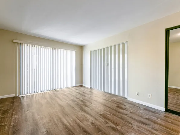 310 N Civic Dr APT 409, Walnut Creek, CA 94596