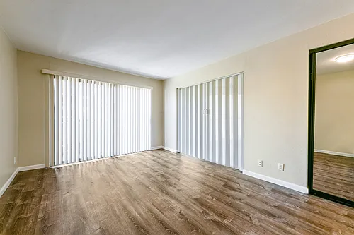 310 N Civic Dr #409 Photo 1
