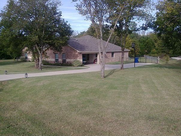 1st image of 324 Plantation Dr E