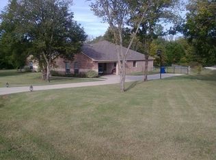 324 Plantation Dr E, Burleson, TX 76028