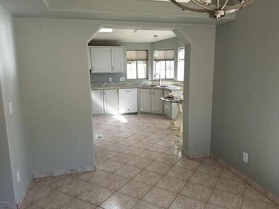 4th image of 695 S Dunivin Ln