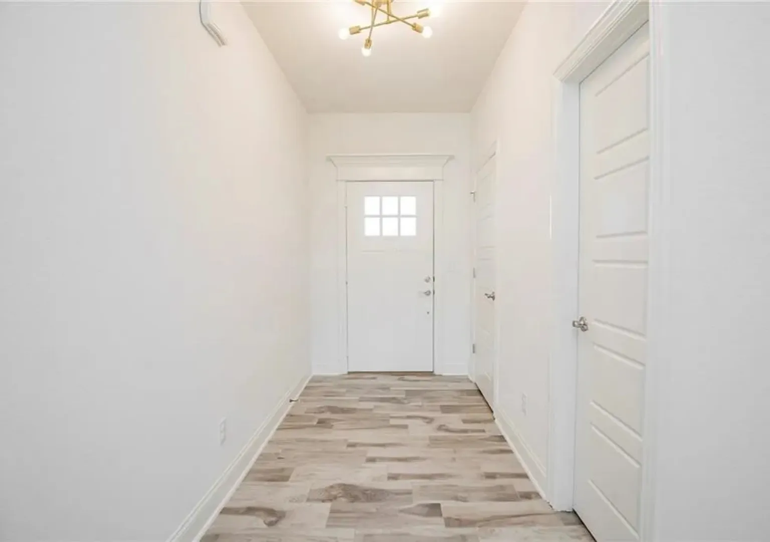 4 bed, 2.5 bath, 2230 sqft, $2,300 — Photo 1