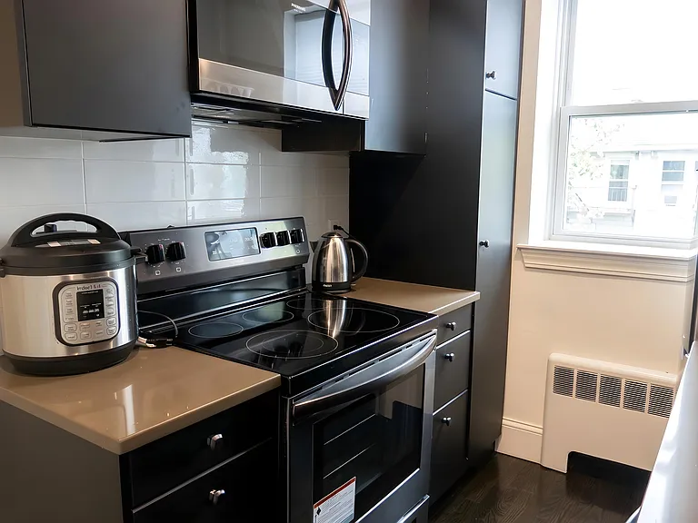 29 Englewood Ave #4 — Photo 4