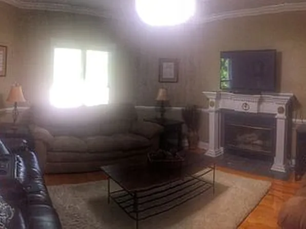 108 Chinaberry Ln, Cayce, SC 29033